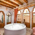 Hotel Magna Aurum Cave