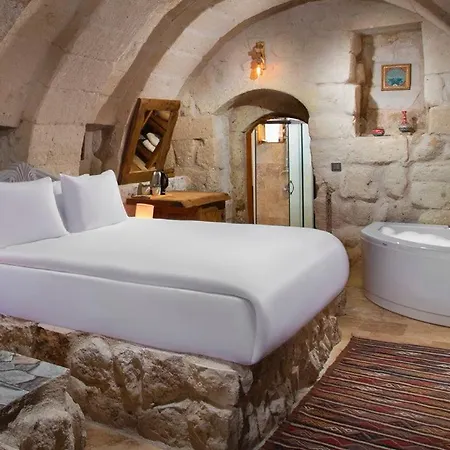 Magna Aurum Cave Hotel *