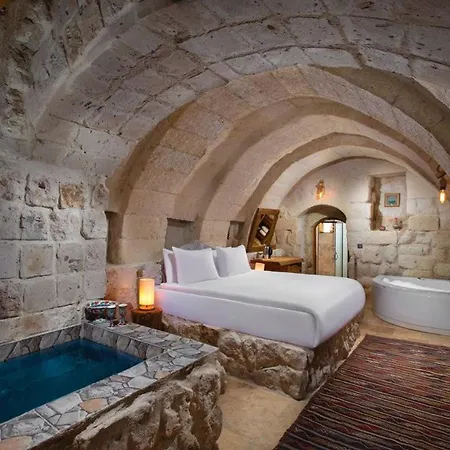 Hotel Magna Aurum Cave *