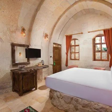 Hotel Magna Aurum Cave *