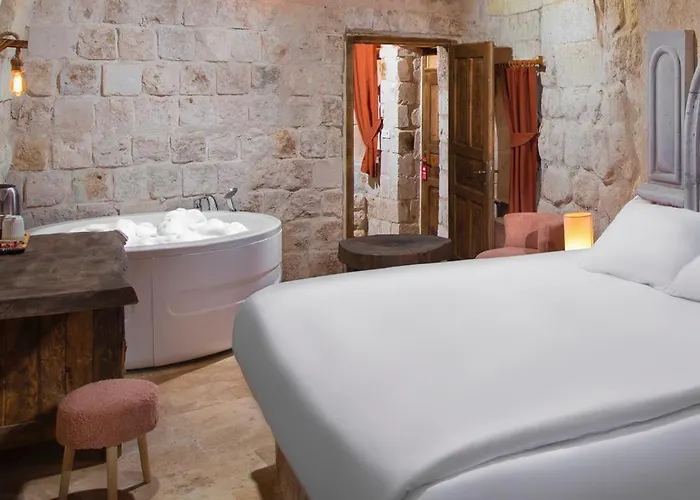 Hotel Magna Aurum Cave *