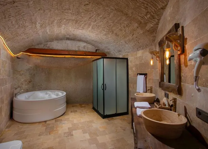 Magna Aurum Cave Hotel *